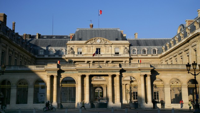 MARCHÉS PUBLICS : LE MONTANT DES PÉNALITÉS NE PEUT PAS ÊTRE UN CRITÈRE DE SÉLECTION DES OFFRES