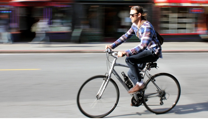 L’insuffisance des aménagements cyclables ne suffit pas, à elle seule, à rendre illégale une autorisation d’aménagement de la voirie urbaine !